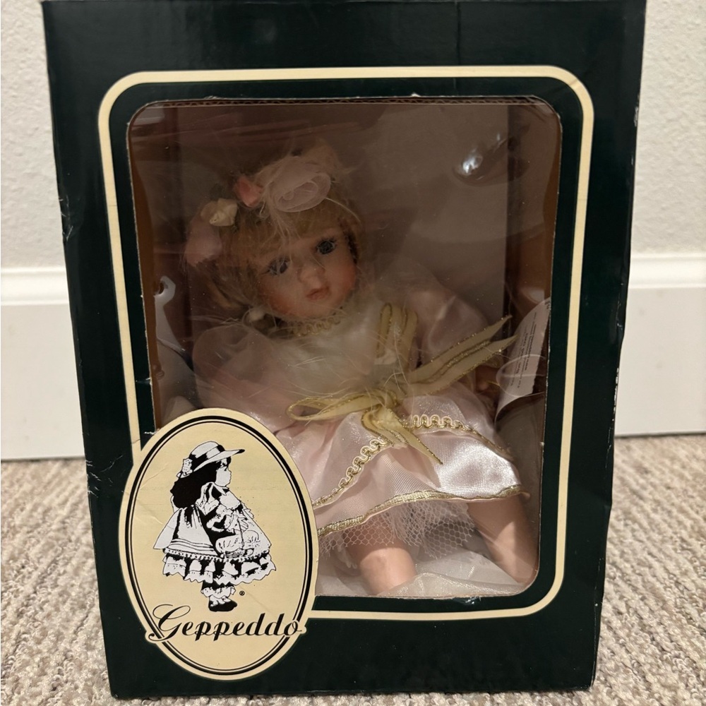 NIB NWT vintage Geppeddo Cherish Angel 8” porcelain doll 10B203